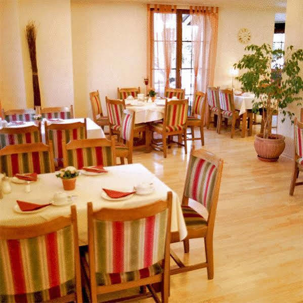 Hotel Refrather Hof Бергиш-Гладбах Экстерьер фото